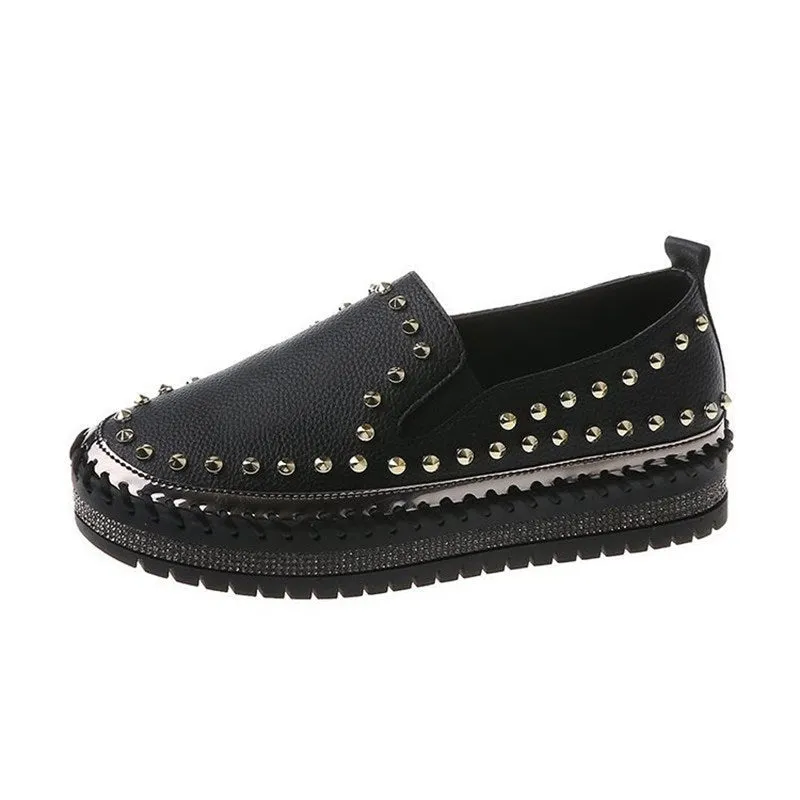 A Pair of Small White Shoes Summer Fashion Rivet Thick-sole Simple Women’s Shoes Love Shoes Women’s Size Single Shoe