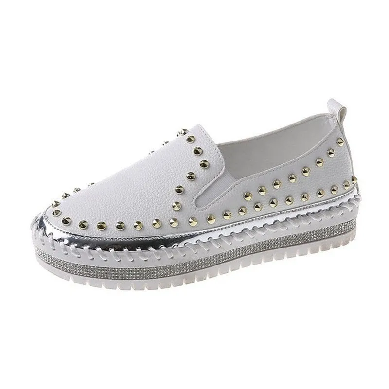 A Pair of Small White Shoes Summer Fashion Rivet Thick-sole Simple Women’s Shoes Love Shoes Women’s Size Single Shoe