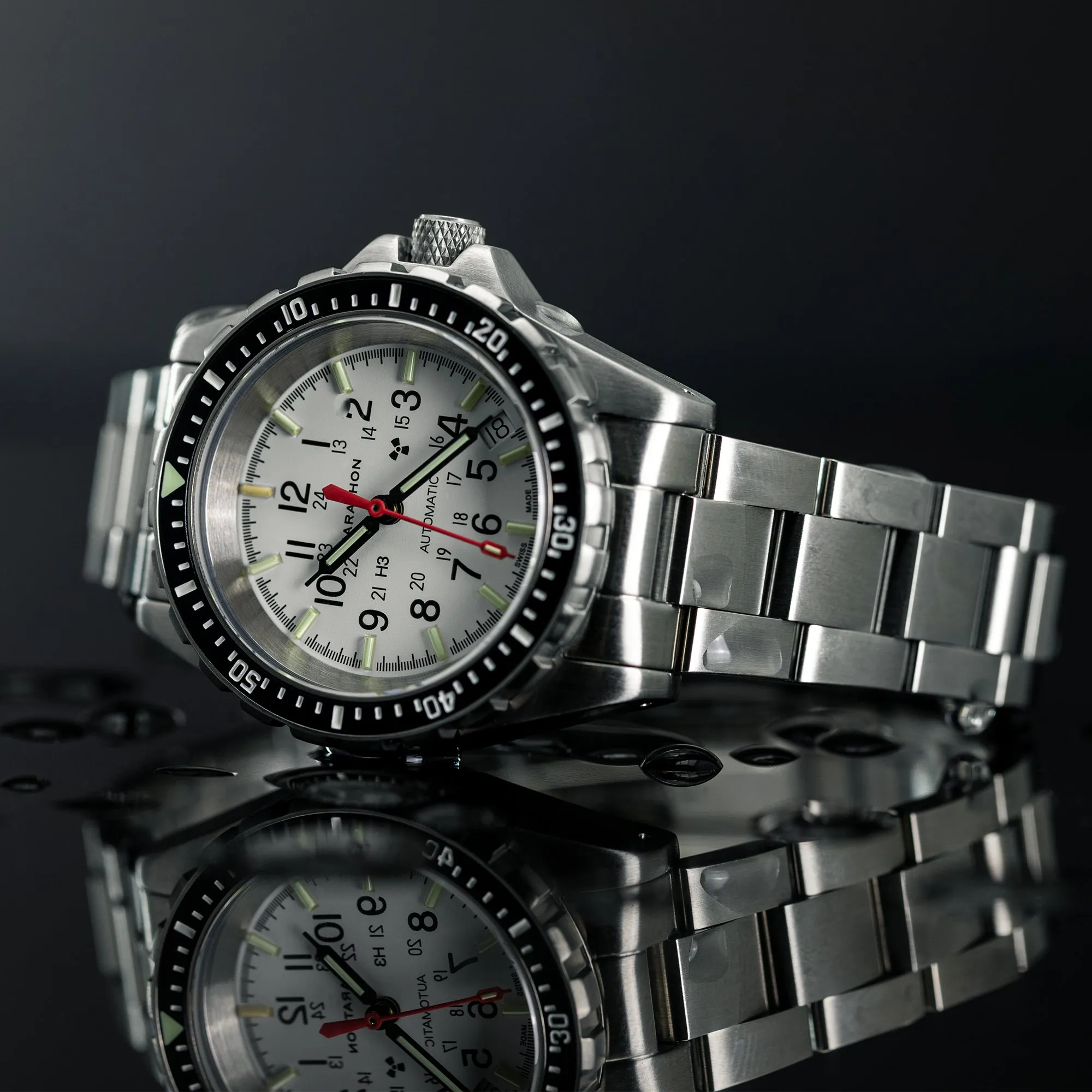 ARCTIC EDITION MEDIUM DIVER'S AUTOMATIC (MSAR AUTO) WITH STAINLESS STEEL BRACELET - 36MM