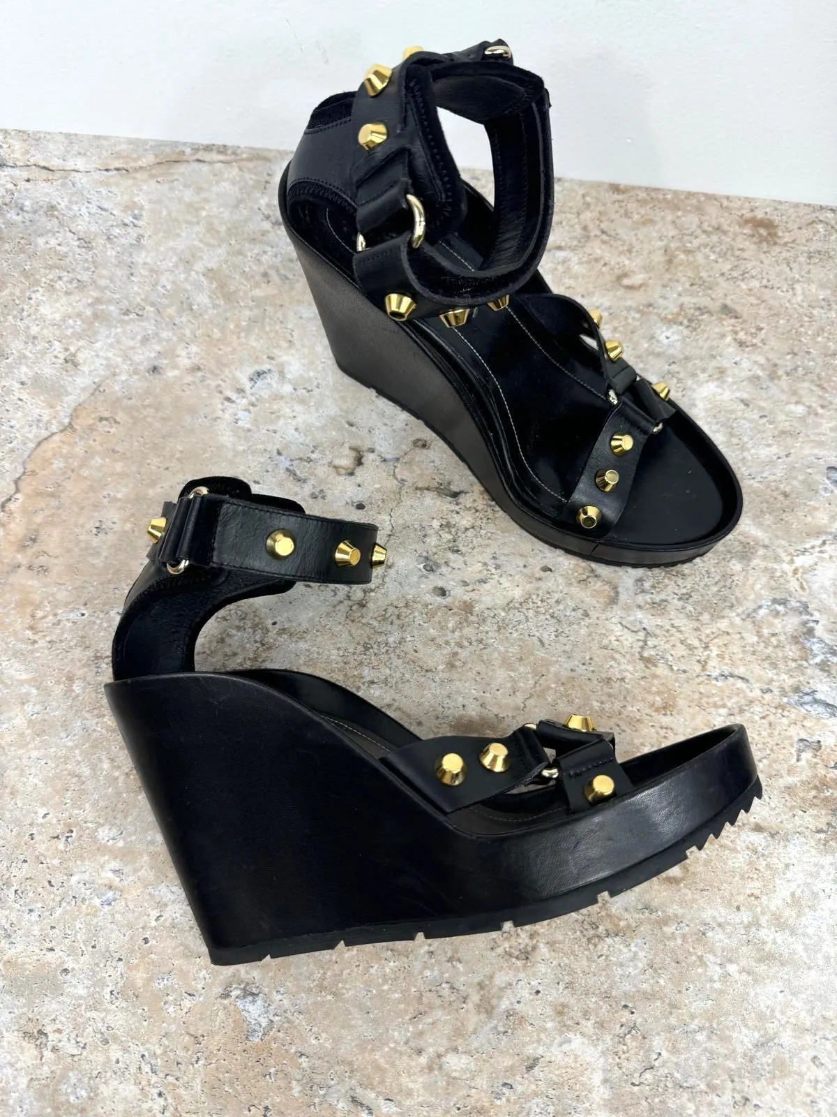 BALENCIAGA ARENA STUD LEATHER WEDGE SANDAS