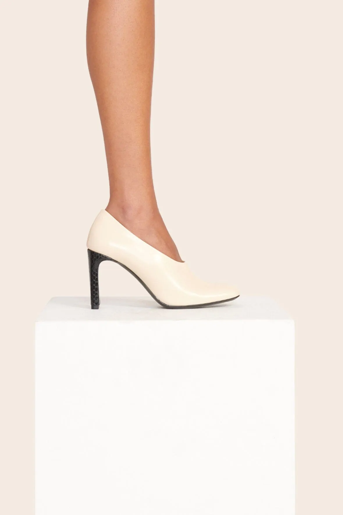 FLORENTINE PUMP | CREAM BLACK
