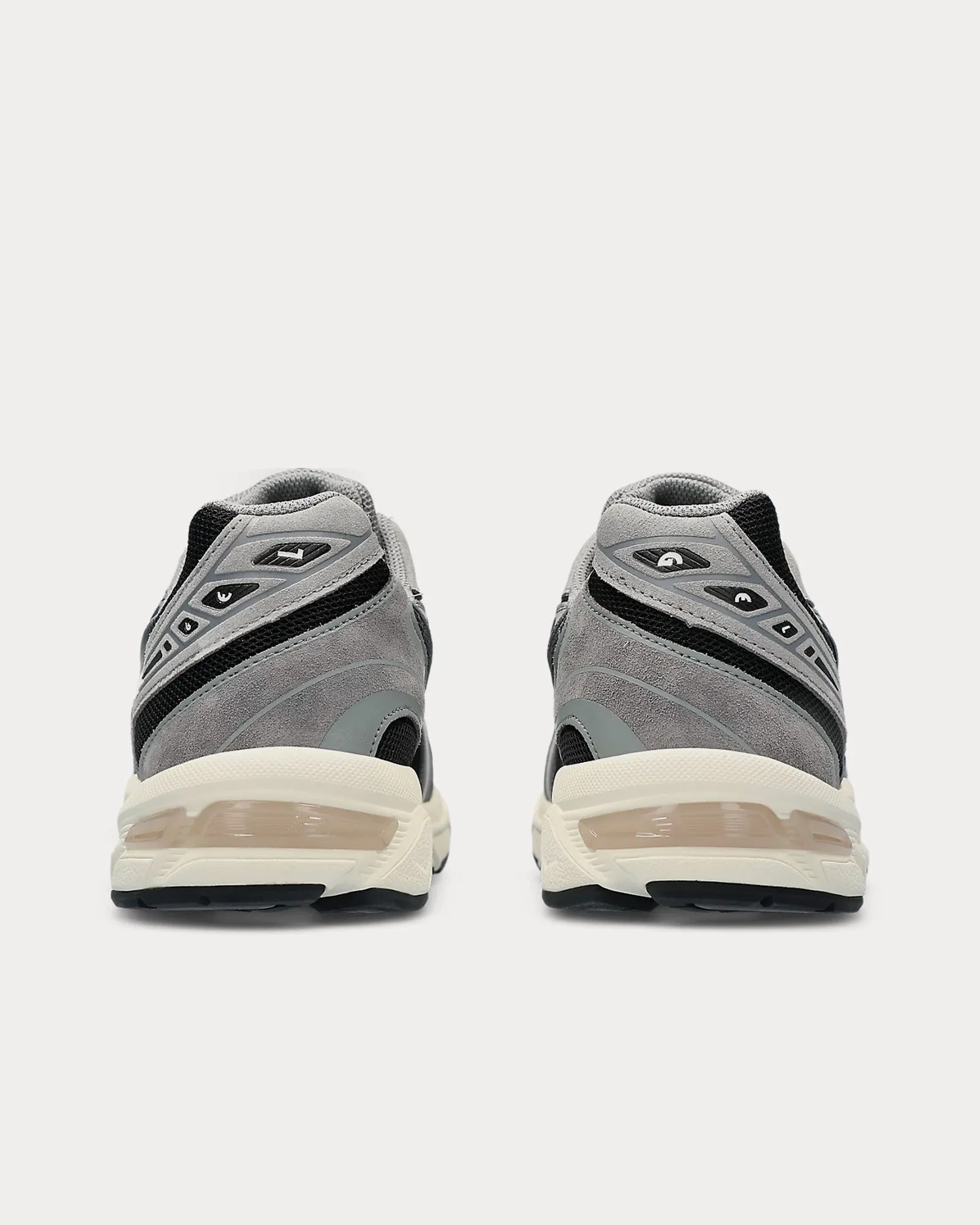 Gel-1130 Black / Carbon Low Top Sneakers
