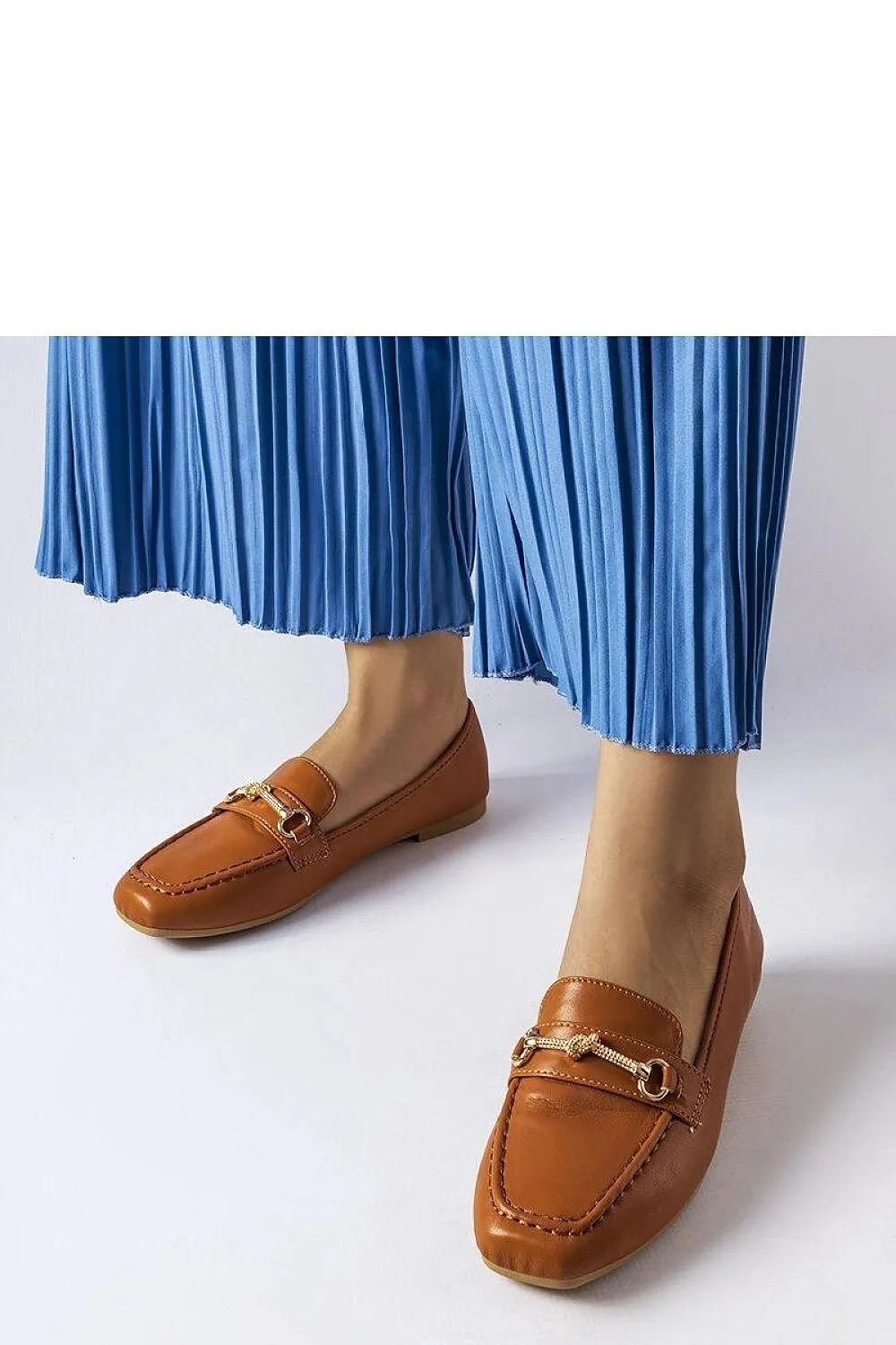 Light beige decorative moccasins