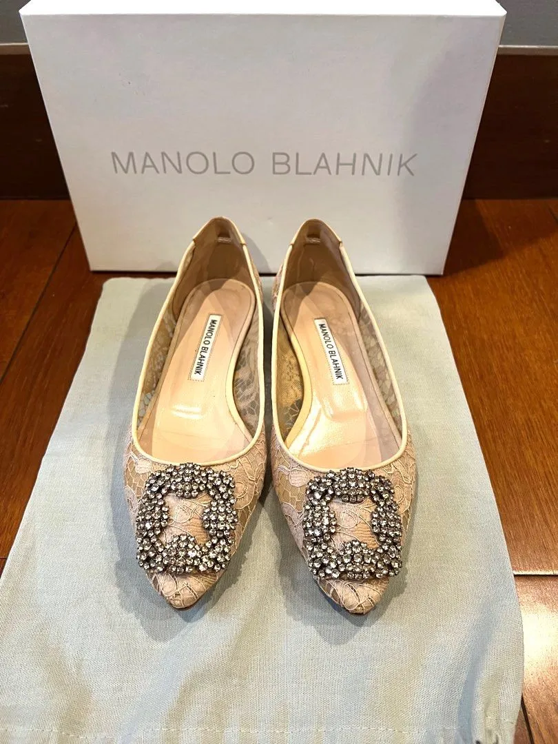<B> MANOLO BLAHNIK</B> <BR>Hangisi Lace Flats 37