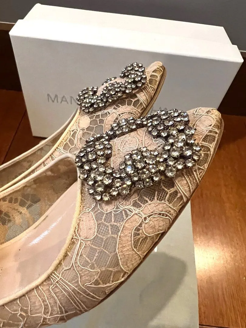 <B> MANOLO BLAHNIK</B> <BR>Hangisi Lace Flats 37