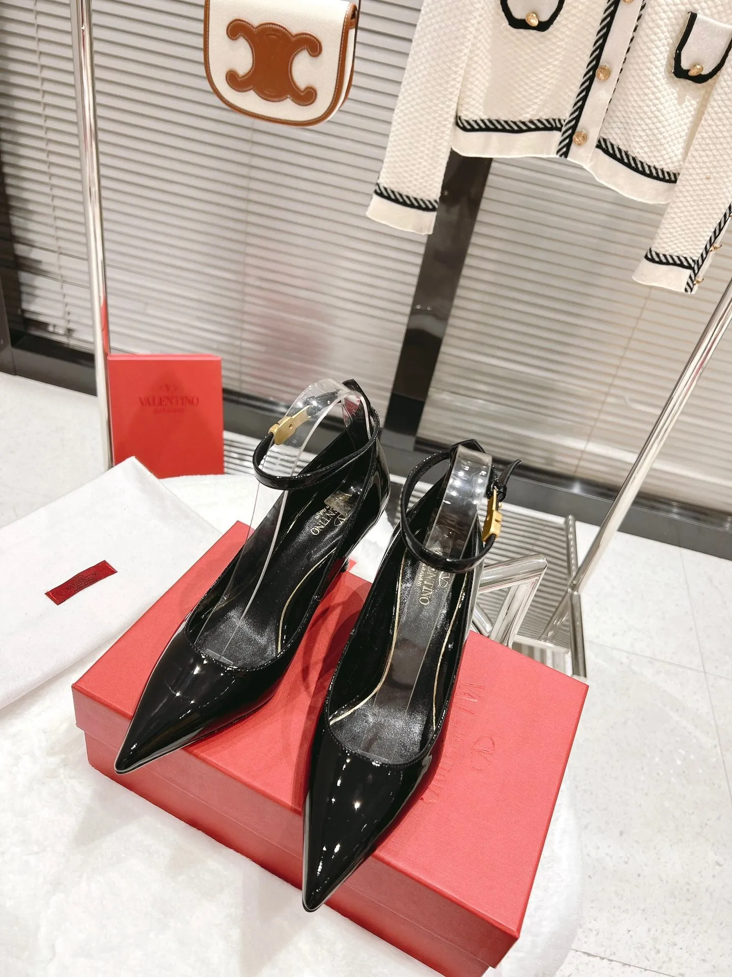 SE1003 VALENTINO GARAVANI TAN-GO PATENT LEATHER PUMP 75MM