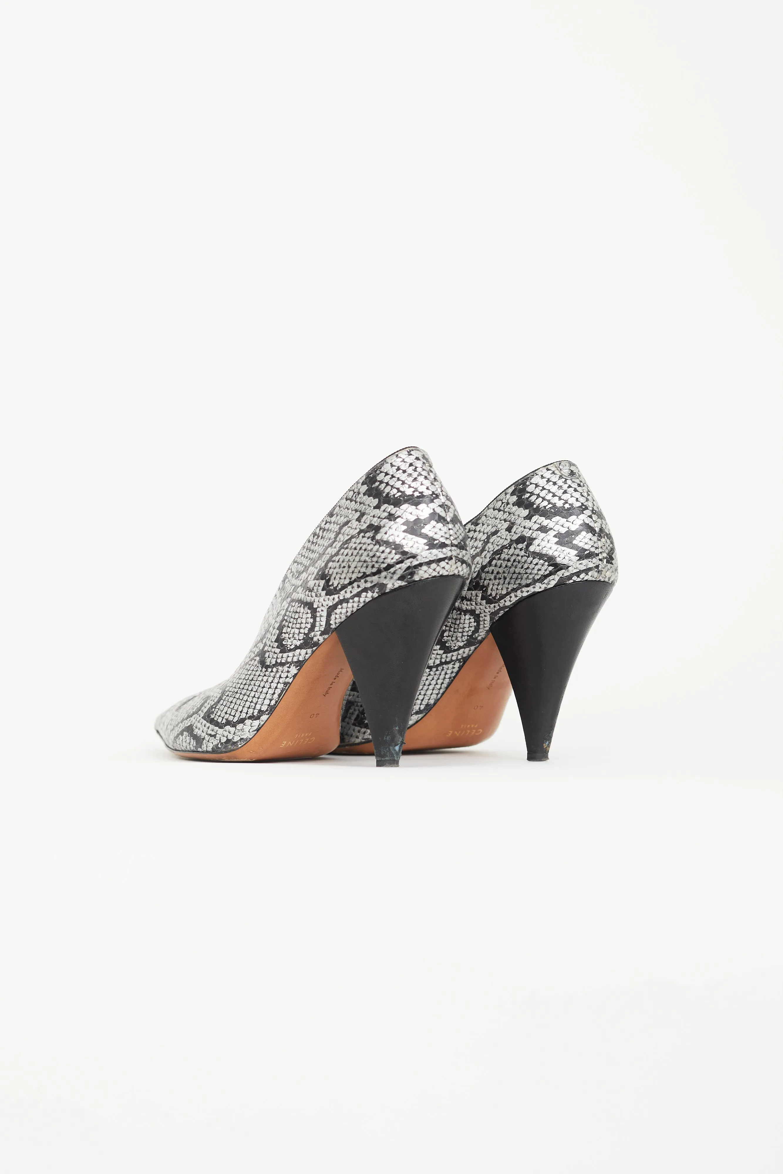 Silver Printed Leather V-Neck Pump