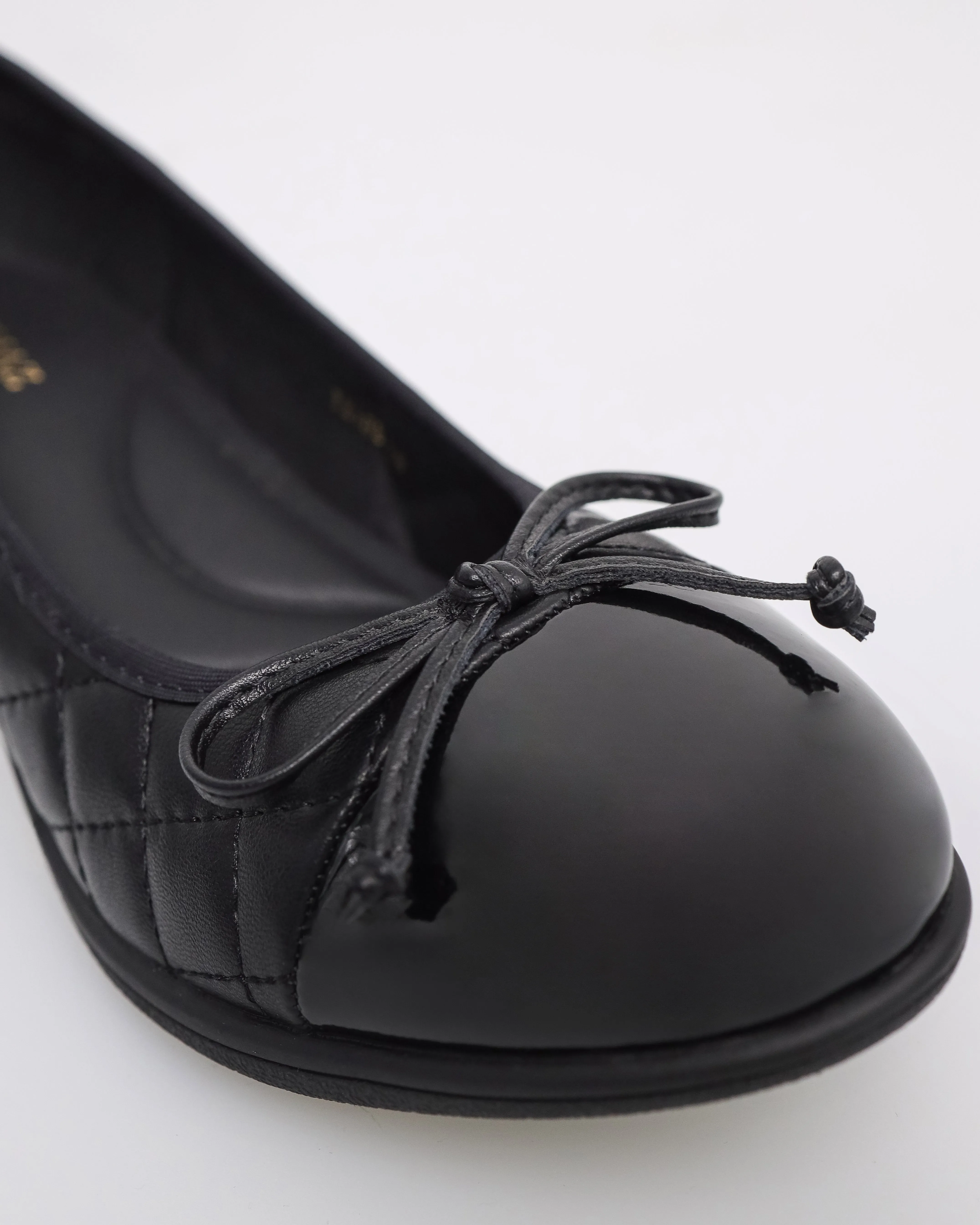 Tomaz YX186 Ladies Ribbon Quilted Flats
