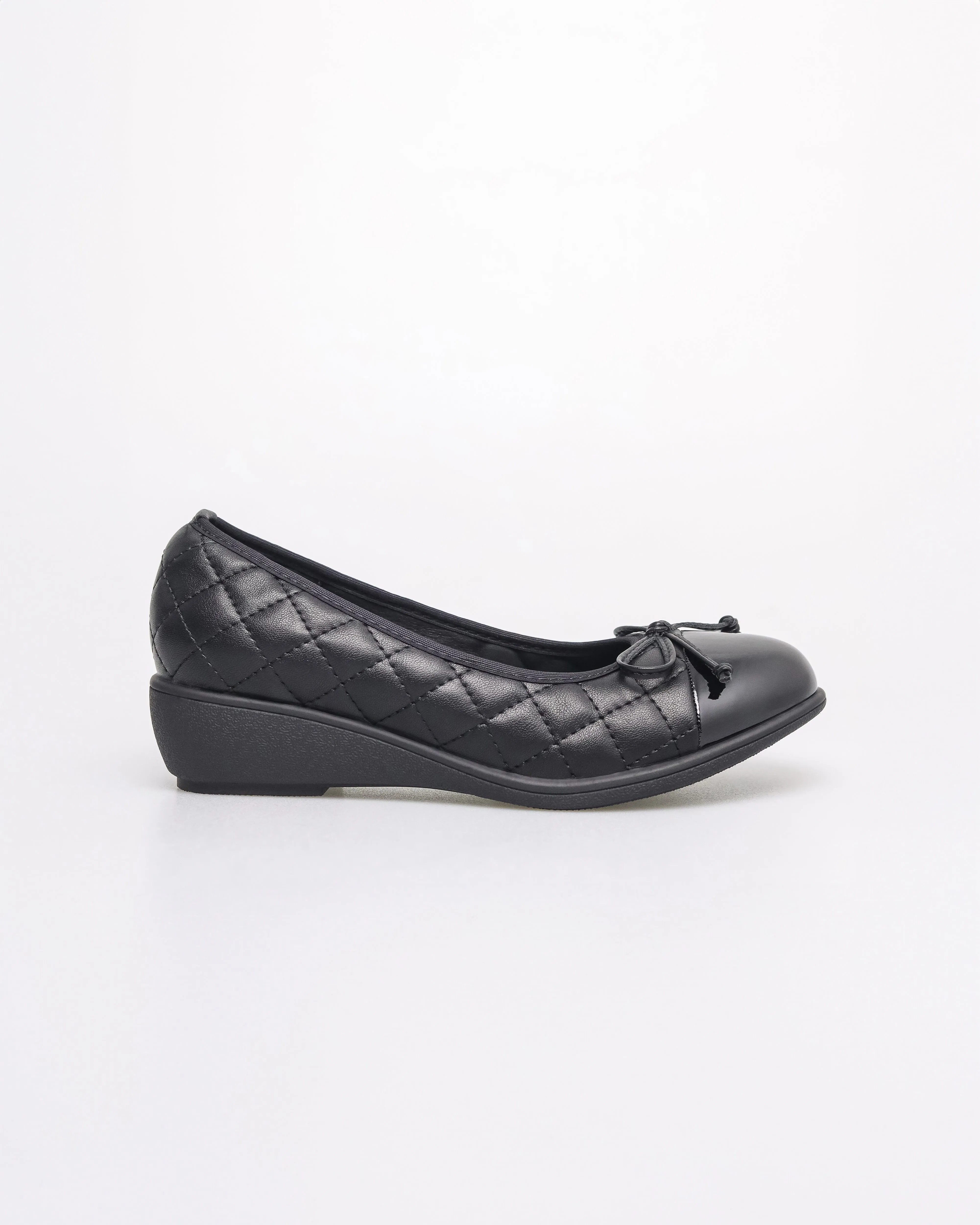 Tomaz YX186 Ladies Ribbon Quilted Flats