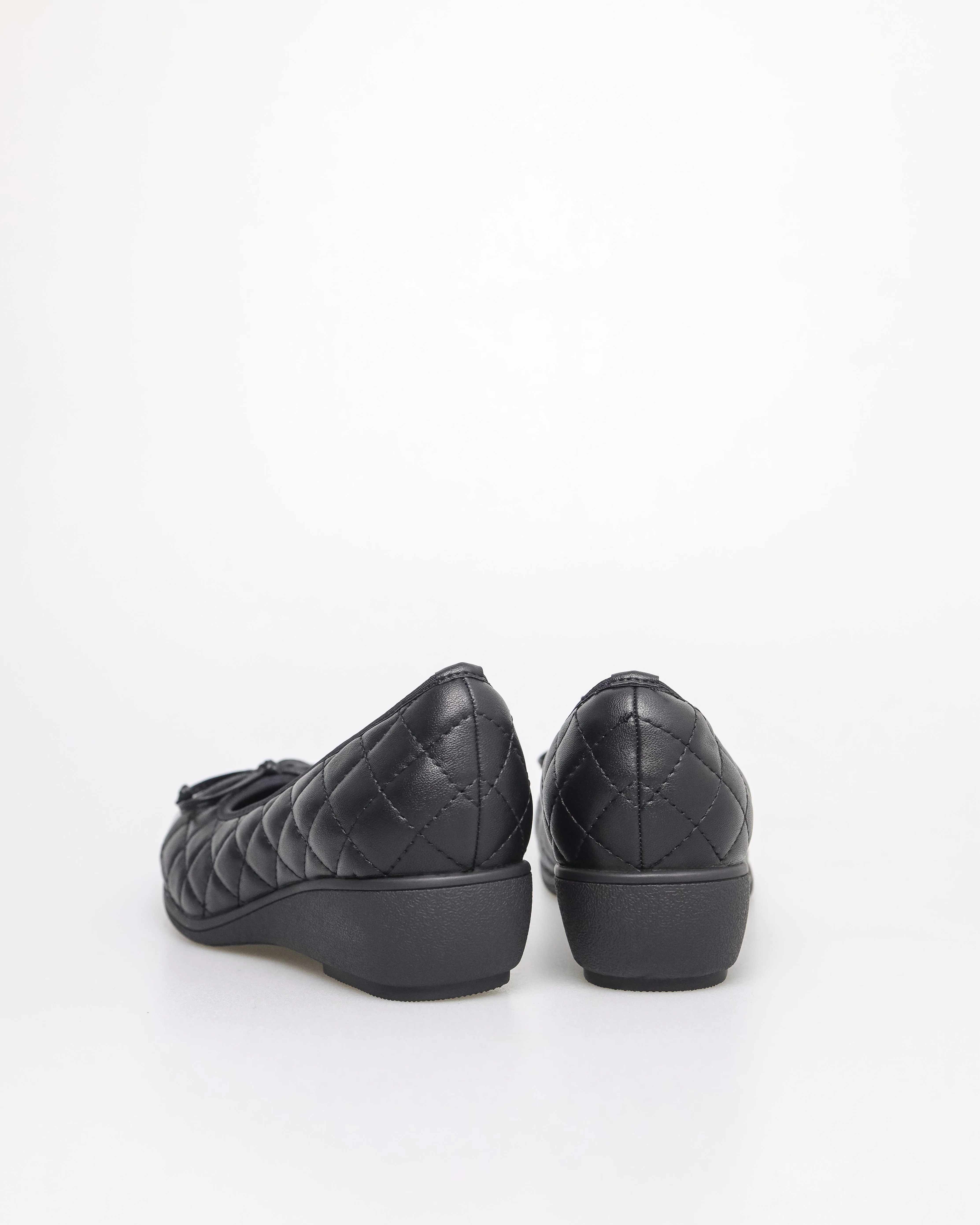 Tomaz YX186 Ladies Ribbon Quilted Flats