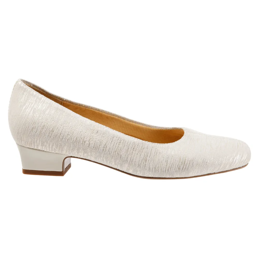 Trotters Doris Off White Leather Pump (Women's)