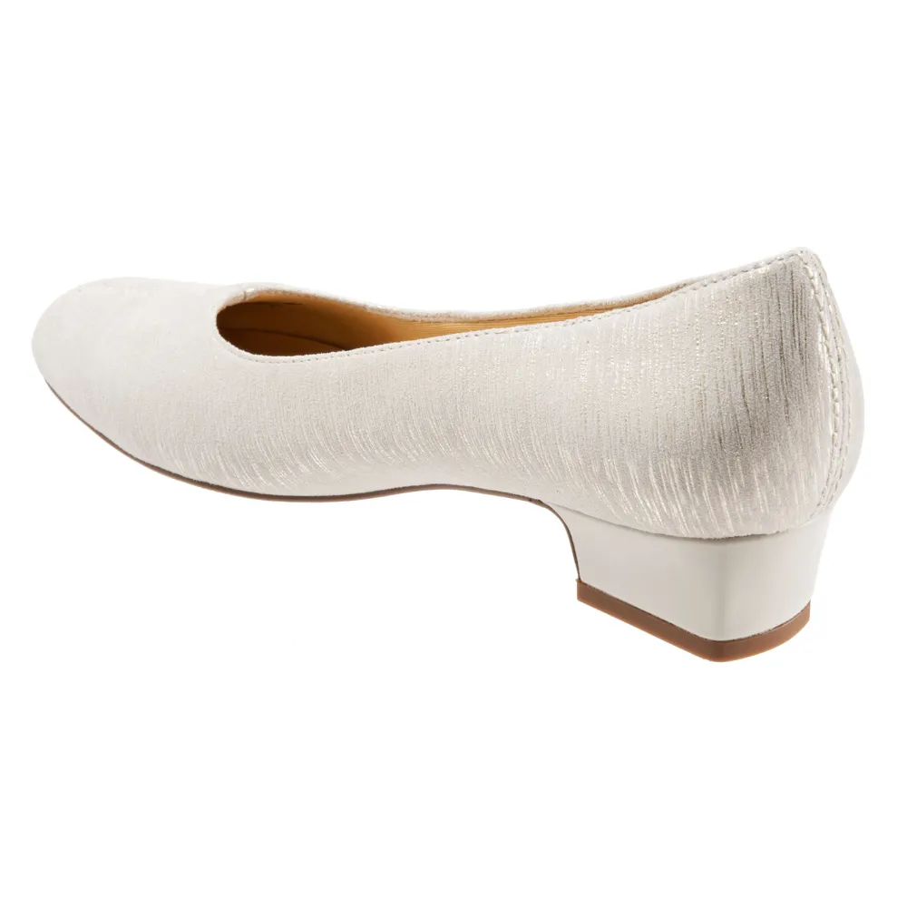 Trotters Doris Off White Leather Pump (Women's)
