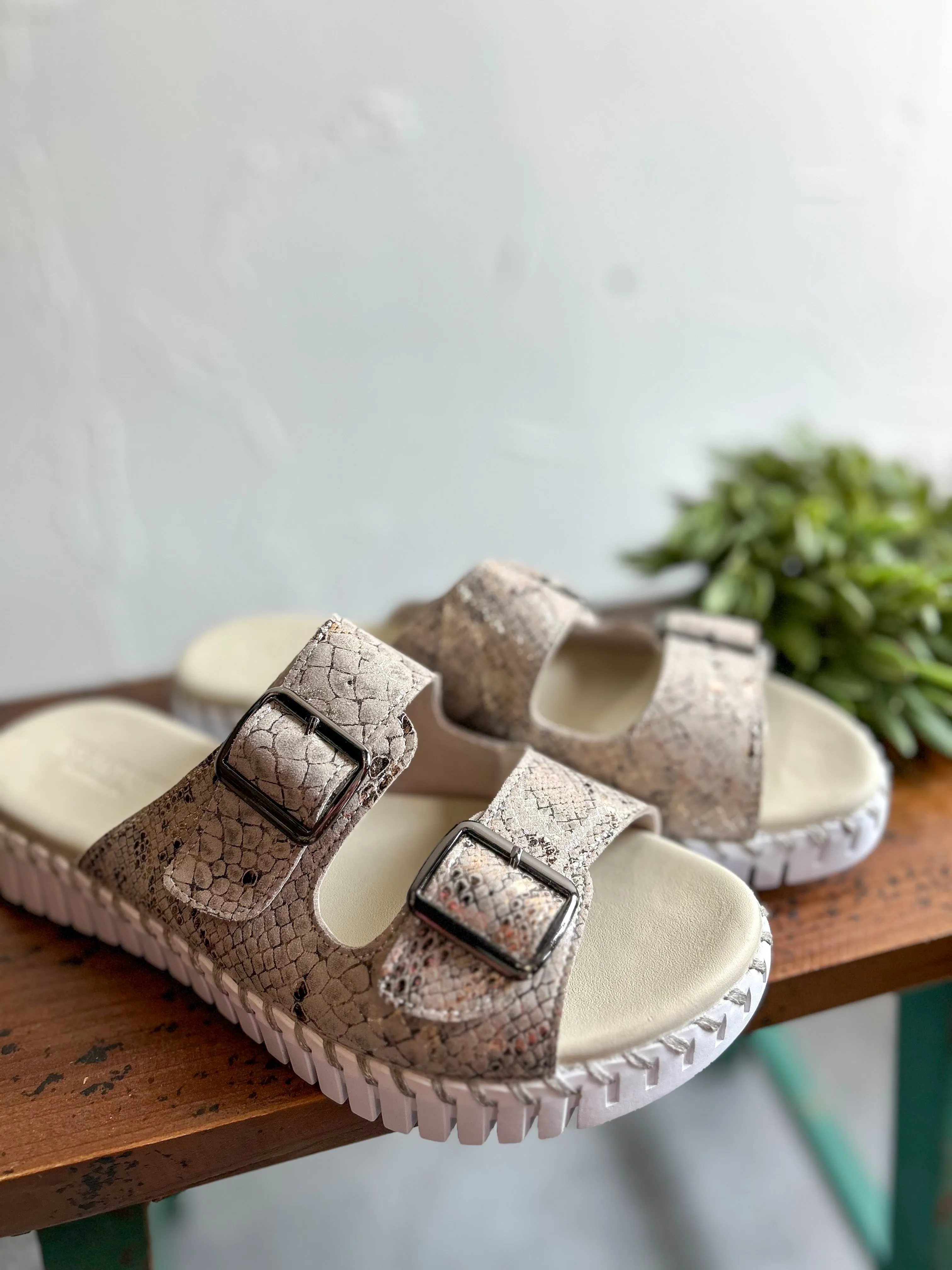 TULIP WHEAT METALLIC SANDAL