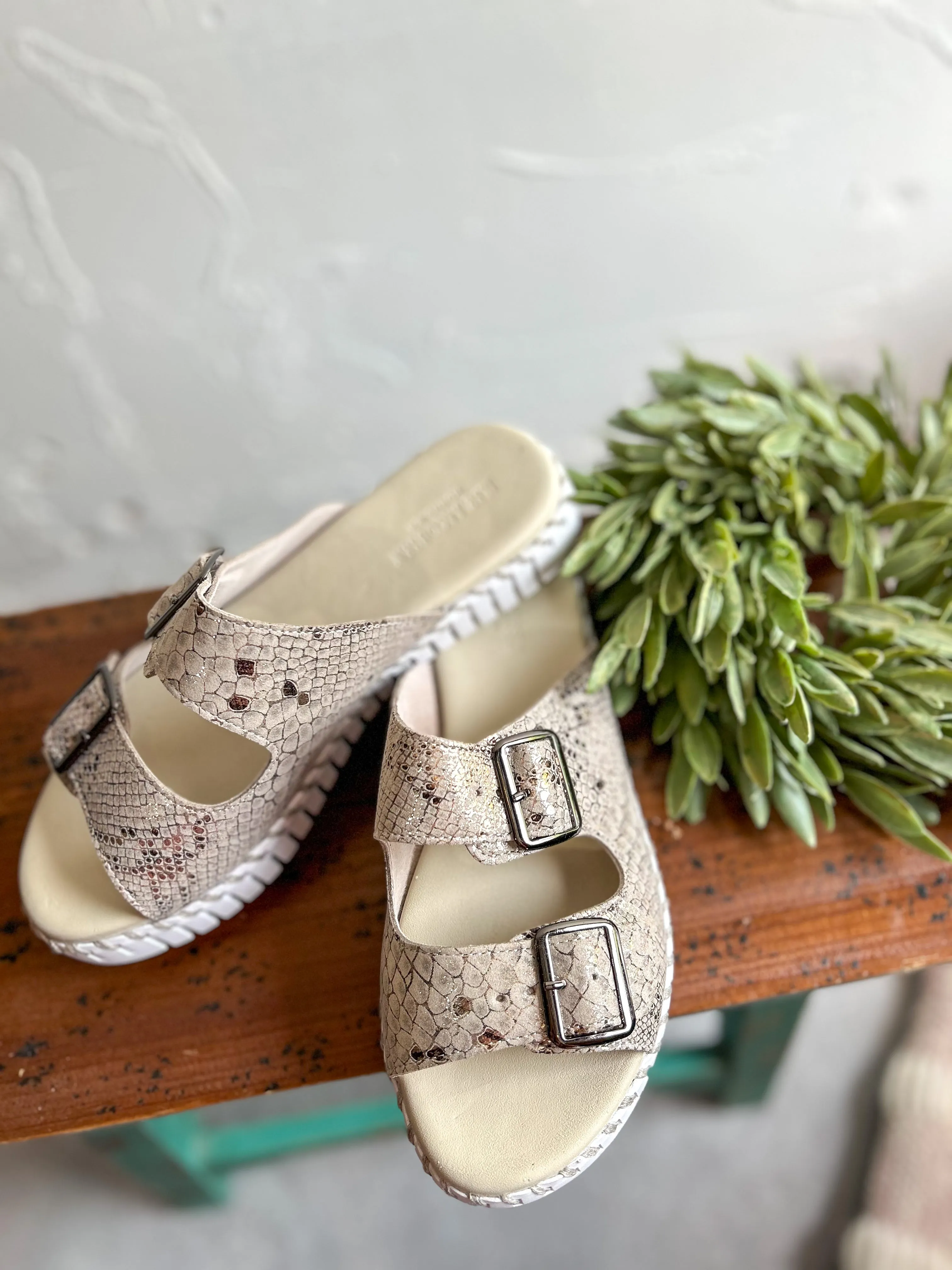 TULIP WHEAT METALLIC SANDAL