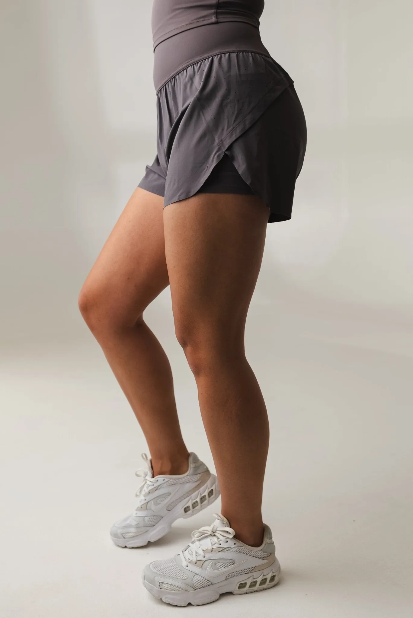 Vitality Breeze Train Short - Concrete