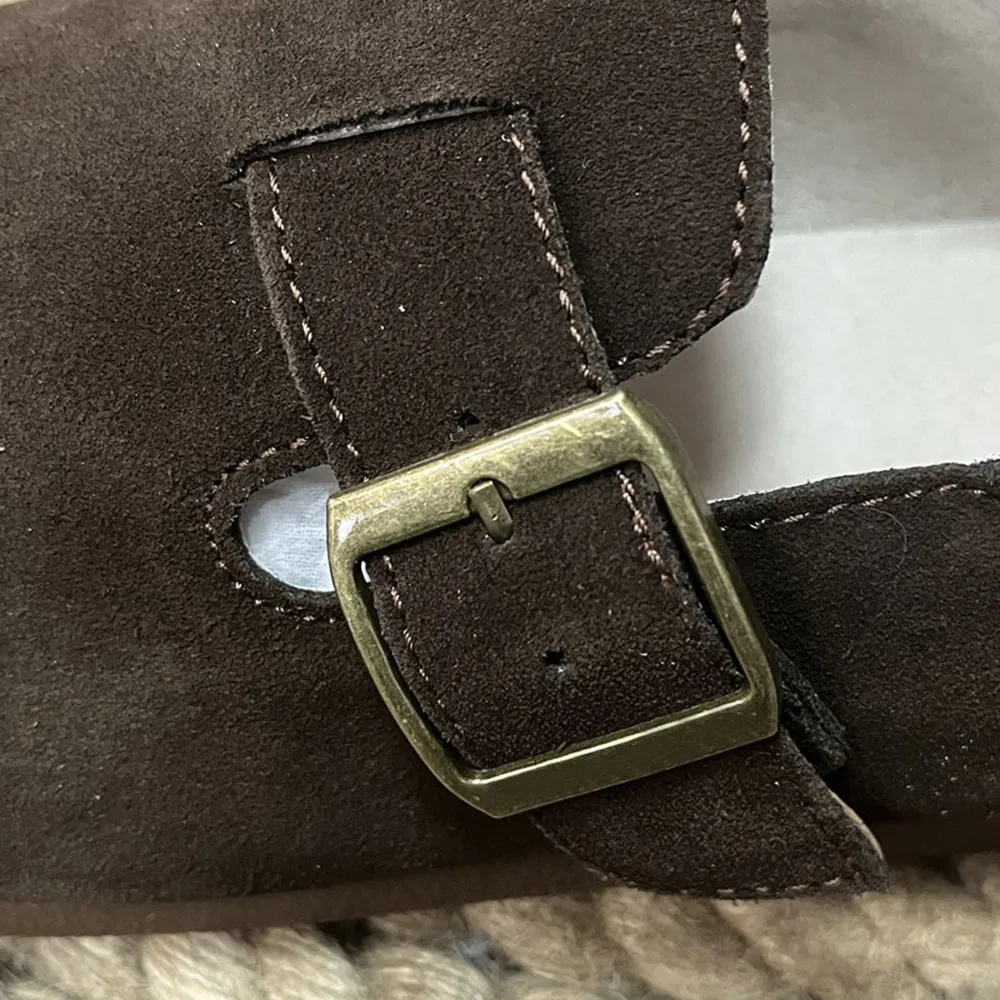 Women Suede Pea Shoes With Buckle